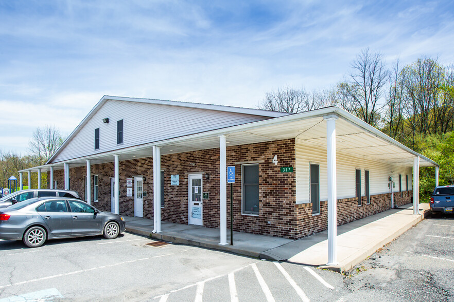 315 Dartmouth Dr, Marshalls Creek, PA for lease - Building Photo - Image 3 of 7