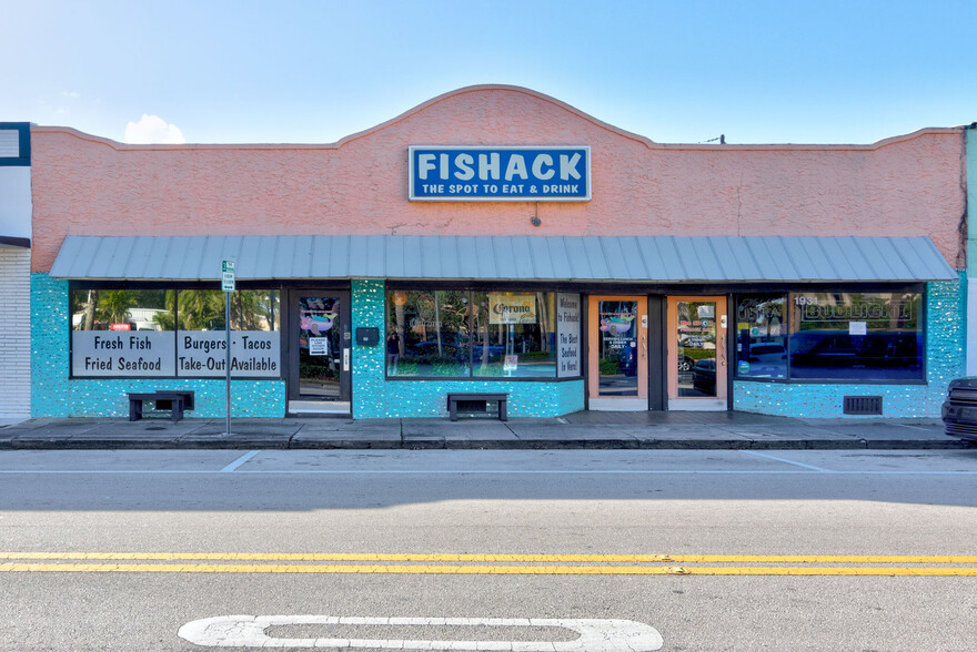 1931 Old Dixie Hwy, Vero Beach, FL for sale - Building Photo - Image 2 of 18