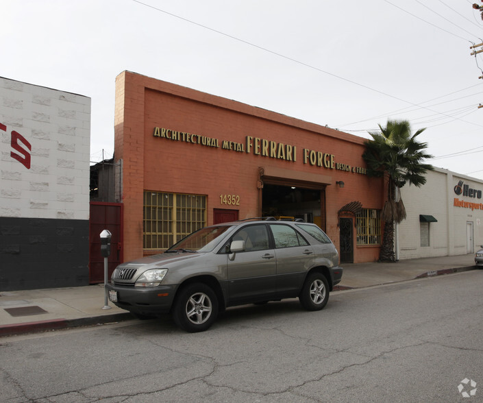 14352 Calvert St, Van Nuys, CA for sale - Primary Photo - Image 1 of 1