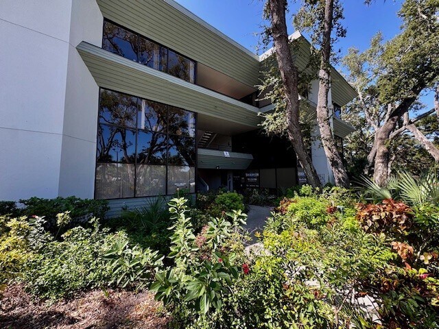 2477 Stickney Point Rd, Sarasota, FL for lease Building Photo- Image 1 of 5