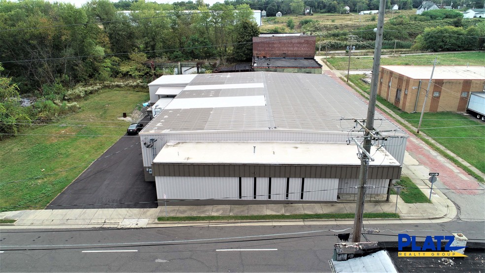 107 N Hine St, Youngstown, OH for lease - Building Photo - Image 2 of 22