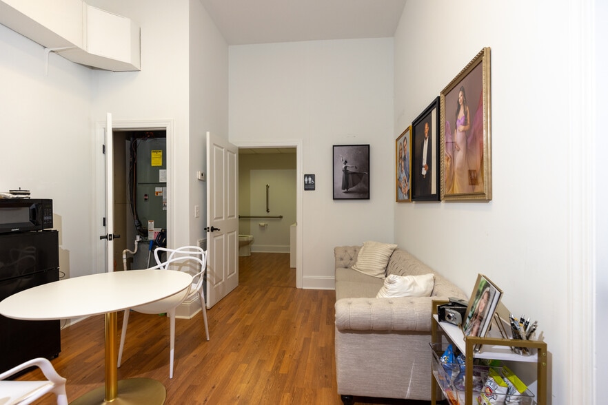 2436 E University Dr, Auburn, AL for lease - Building Photo - Image 2 of 14