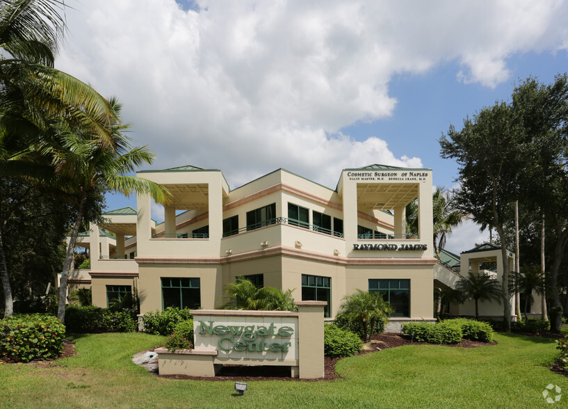 5200 Tamiami Trl N, Naples, FL for sale - Primary Photo - Image 1 of 1