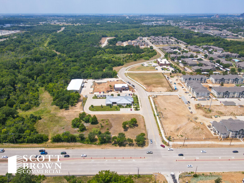 3622 Duchess, Denton, TX for lease - Building Photo - Image 3 of 11