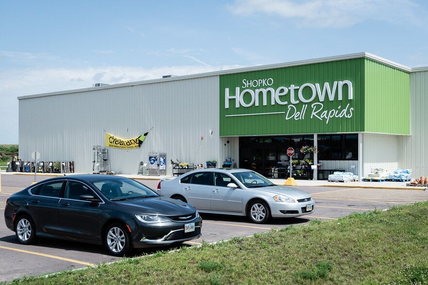 1208 N Highway 77 St, Dell Rapids, SD for sale - Building Photo - Image 1 of 1