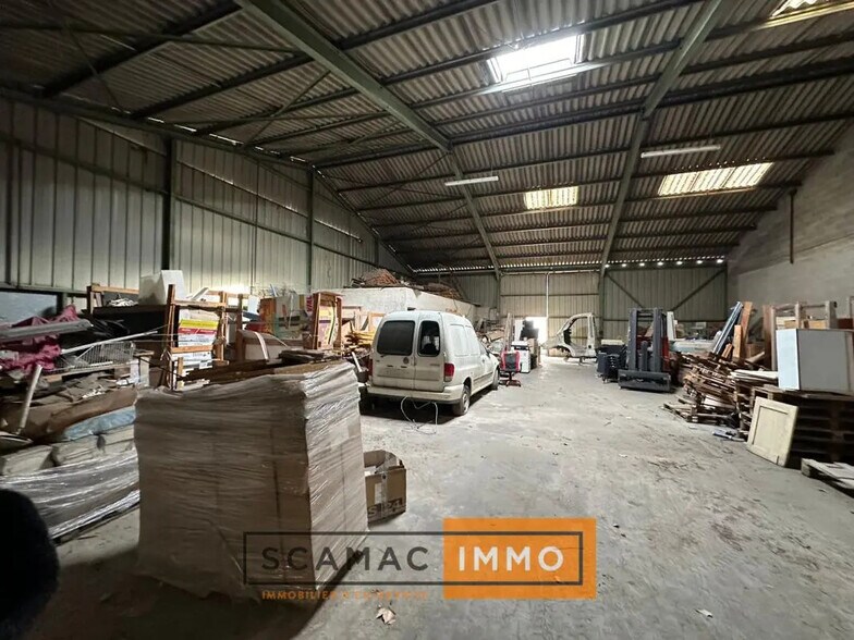 Industrial in Gignac-la-Nerthe for lease - Interior Photo - Image 2 of 5