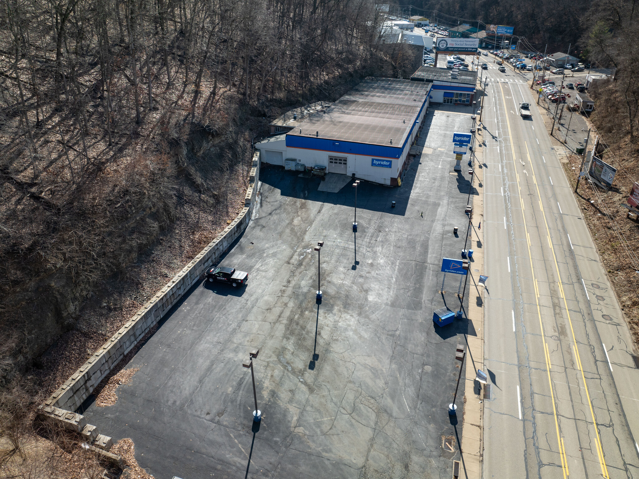 1561 W Liberty Ave, Pittsburgh, PA for lease Building Photo- Image 1 of 23