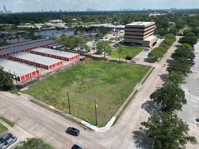 9651 Glenfield Ct, Houston, TX for lease - Building Photo - Image 3 of 6