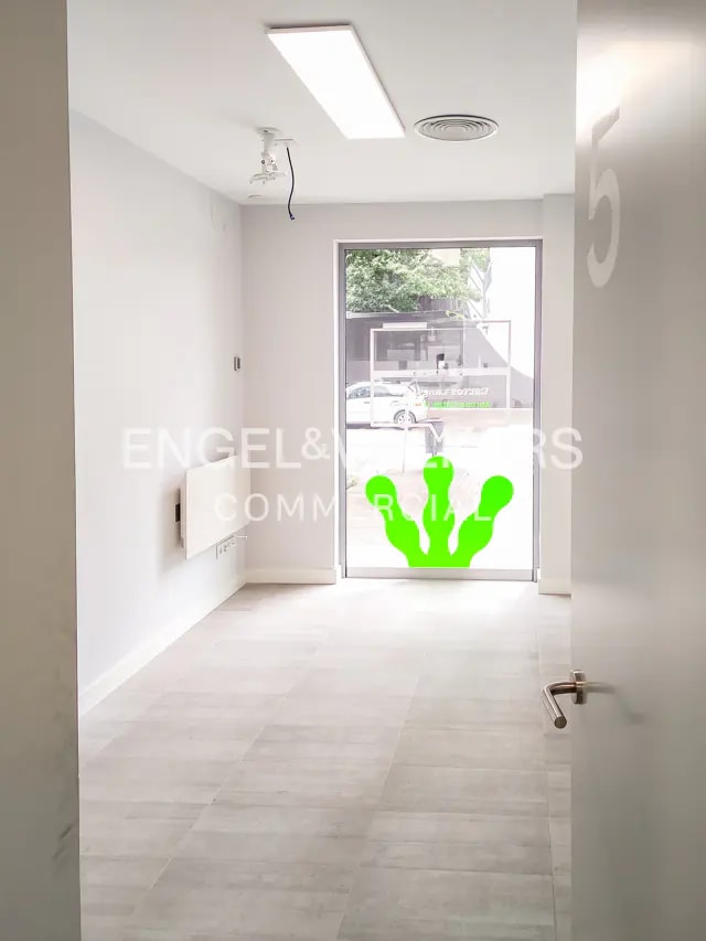 Sant Feliu de Llobregat, BAR 08980 -  -  - Interior Photo - Image 1 of 8