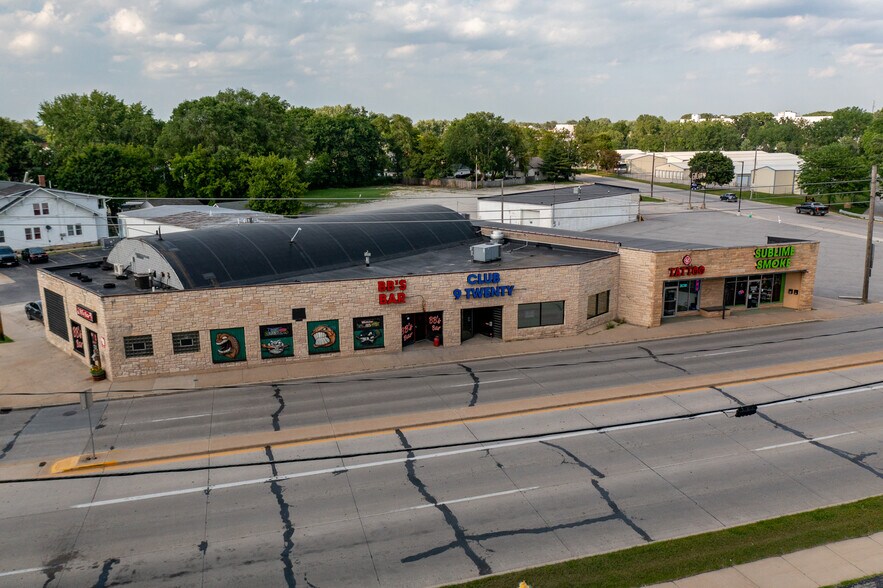 1583 Main St, Green Bay, WI 54302