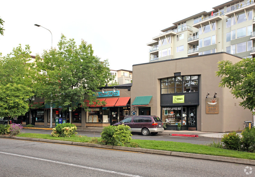 106-114 Central Way, Kirkland, WA for lease - Primary Photo - Image 1 of 3