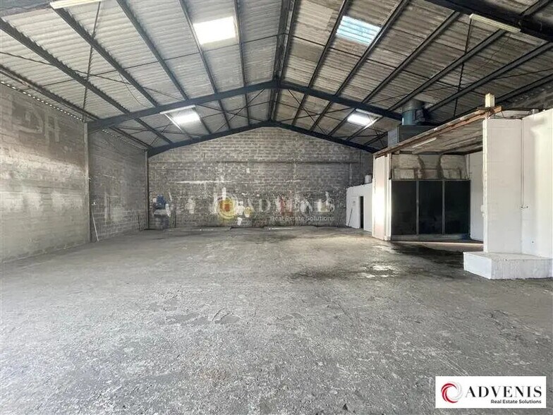 Flex in Lormont for lease - Interior Photo - Image 2 of 12