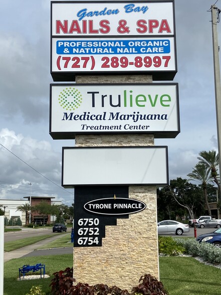 6750-6754 22nd Ave, Saint Petersburg, FL for lease - Building Photo - Image 1 of 10