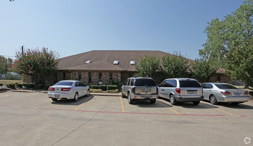 5710 Watauga Rd, Watauga, TX for lease - Building Photo - Image 1 of 34