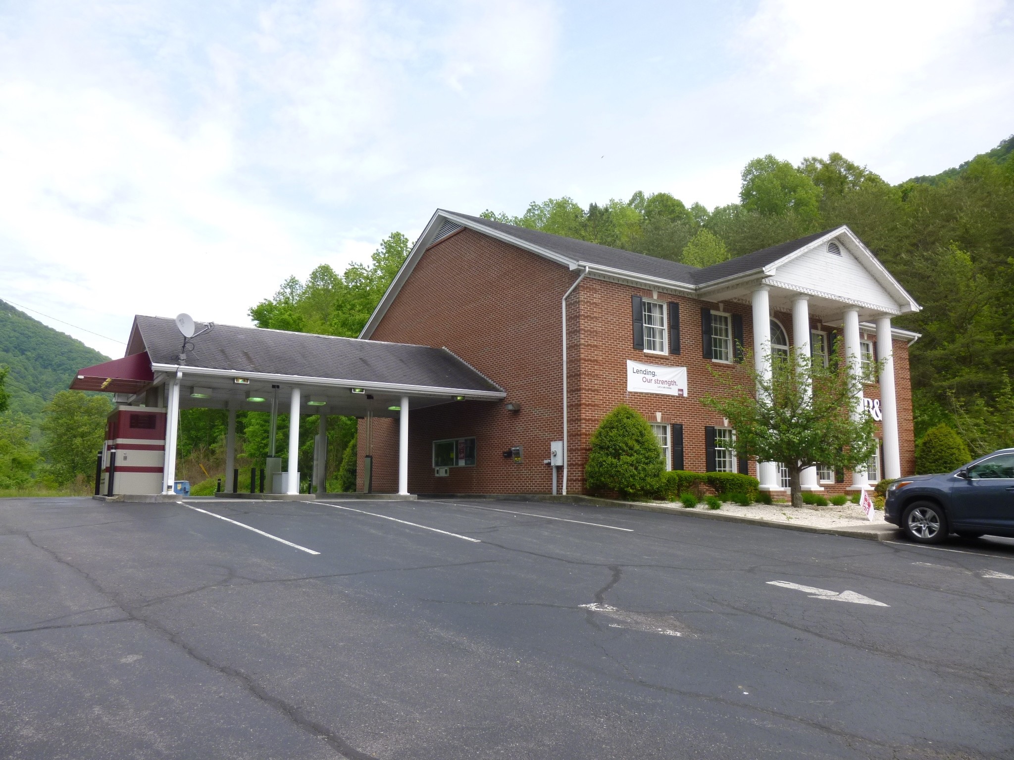 110 Gateway Plz, Gate City, VA for sale Primary Photo- Image 1 of 1