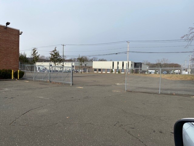27 Dodge Ave, North Haven, CT for lease - Building Photo - Image 1 of 1