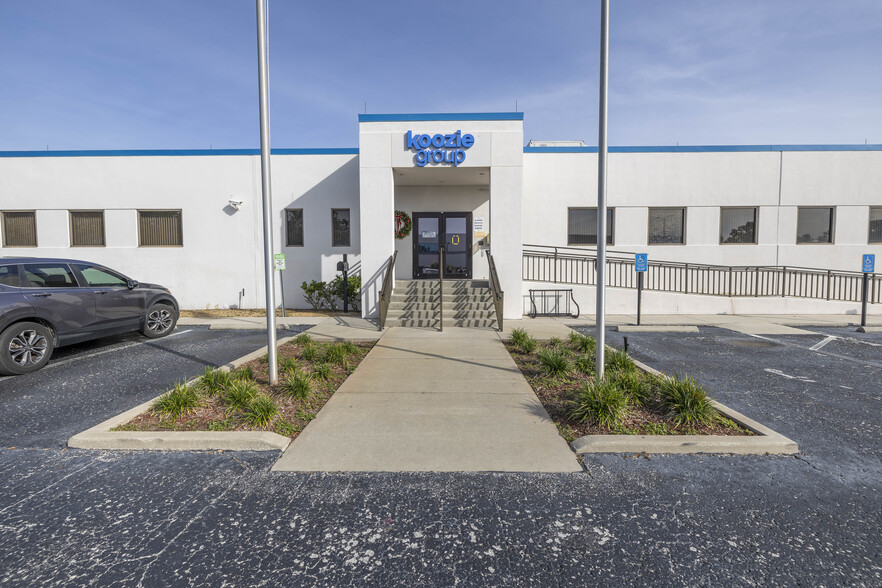 3001 Tech Dr N, Saint Petersburg, FL for lease - Building Photo - Image 1 of 5