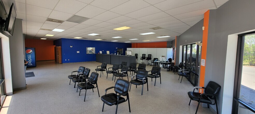 7276 Narcoossee Rd, Orlando, FL for lease - Interior Photo - Image 3 of 10