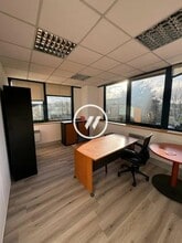 Office in Roissy-en-France for lease Interior Photo- Image 2 of 8