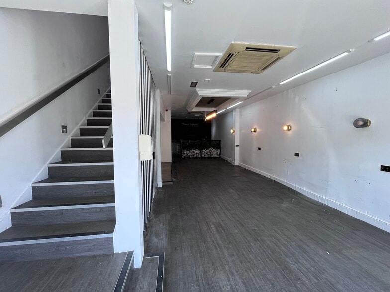 159 Linthorpe Rd, Middlesbrough for lease - Building Photo - Image 2 of 7