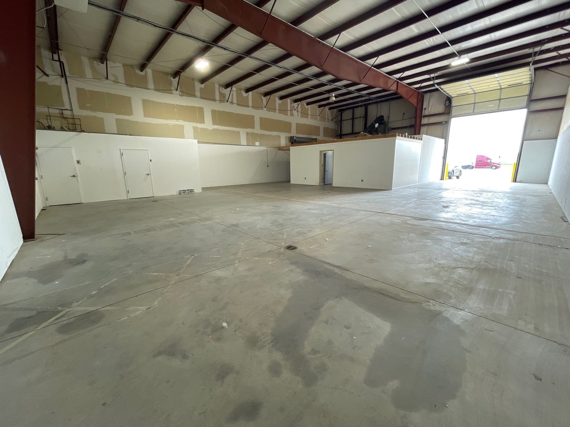 4817 N 56th St, Lincoln, NE for lease Interior Photo- Image 1 of 3