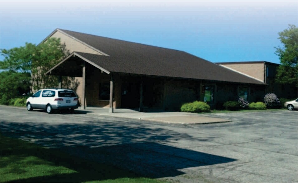 1101 Midway Rd, Menasha, WI for sale - Building Photo - Image 1 of 1