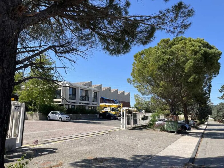 77 Rue Emmanuel Vitria, Gardanne for sale - Building Photo - Image 2 of 7