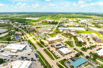1065-1067 N Center Point Rd, Hiawatha, IA - AERIAL  map view