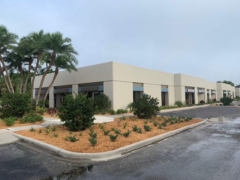 1900-1922 Dairy Rd, Melbourne, FL for lease - Building Photo - Image 1 of 5