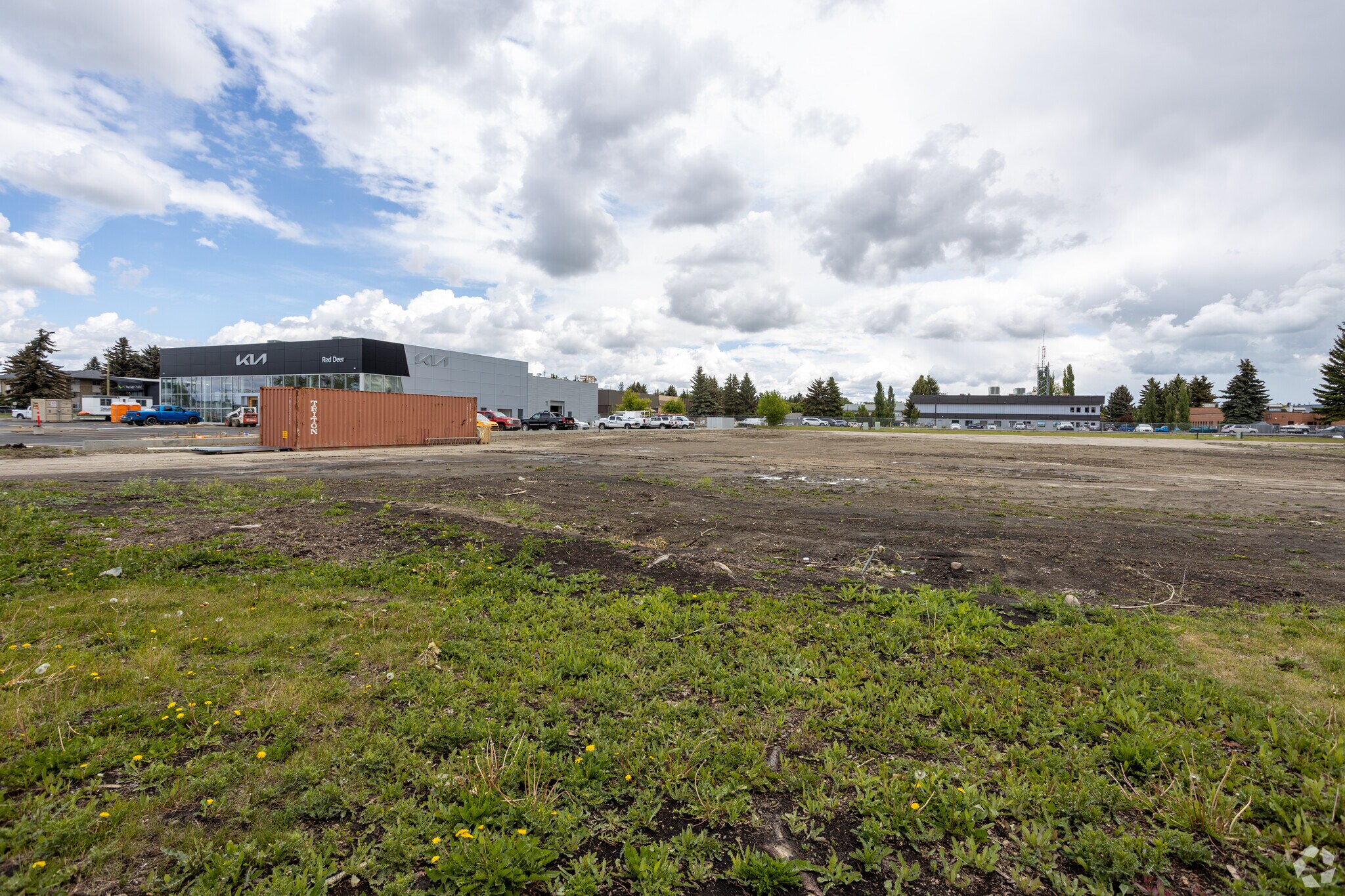 2929 50 Av, Red Deer, AB for sale Primary Photo- Image 1 of 5