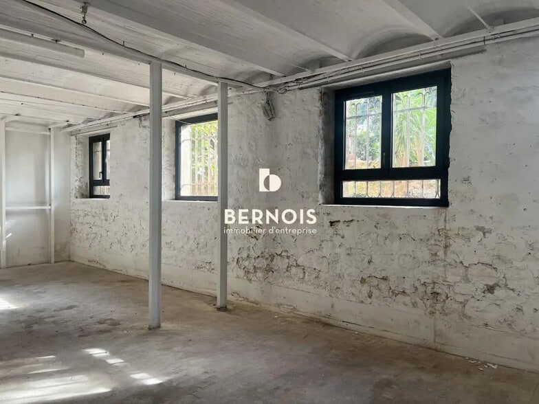 Flex in Toulon for lease - Building Photo - Image 3 of 10