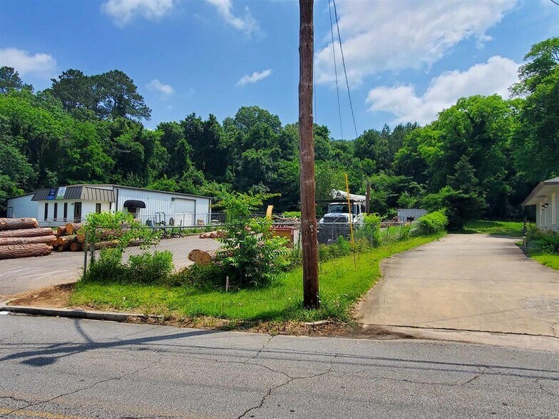 1405 2nd ave, Rome, GA 30161 1405 E. 2nd Ave, Rome, GA 30161