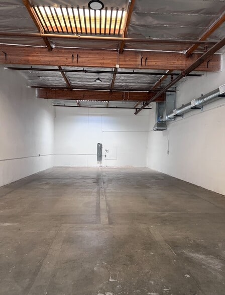10312 Norris Ave, Pacoima, CA for lease - Building Photo - Image 3 of 11