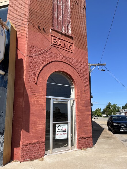 103 Grand, Crescent, OK for sale - Primary Photo - Image 1 of 1