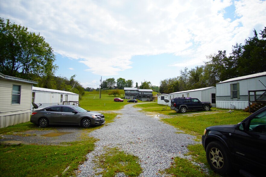 2536 Newport Hwy, Sevierville, TN 37876 Sevierville Manufactured Home