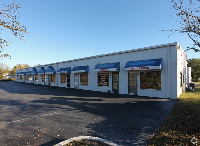 1941-1961 SW South Macedo Blvd, Port Saint Lucie, FL for sale - Building Photo - Image 3 of 9