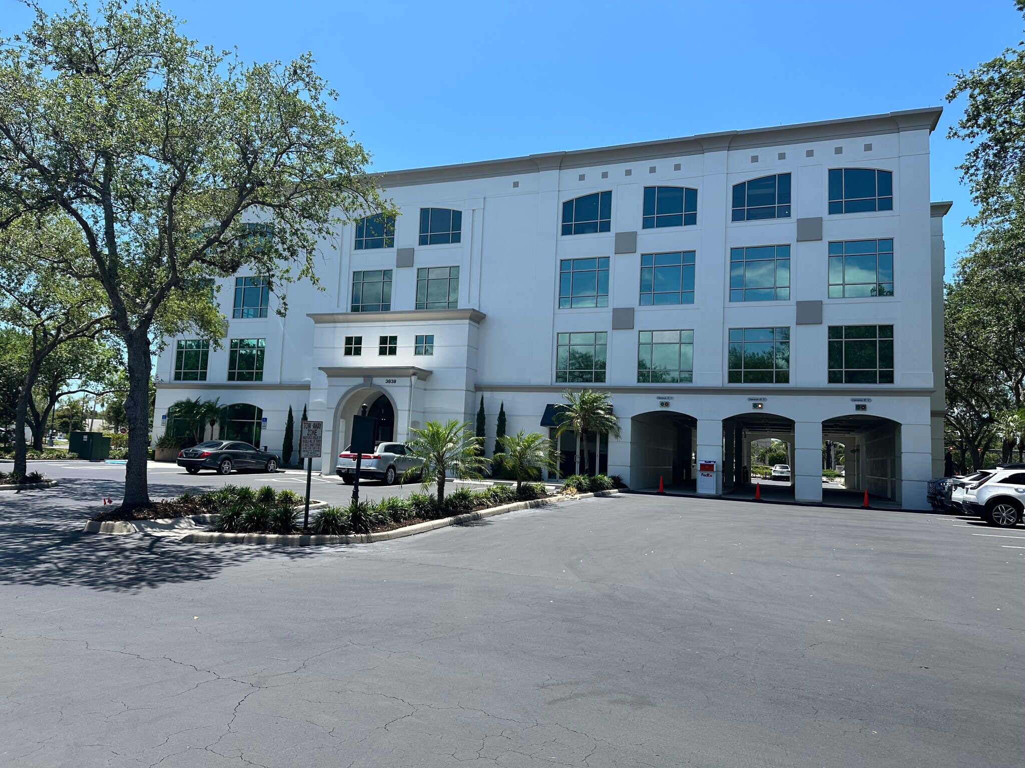 3838 Tamiami Trl N, Naples, FL for lease Building Photo- Image 1 of 8