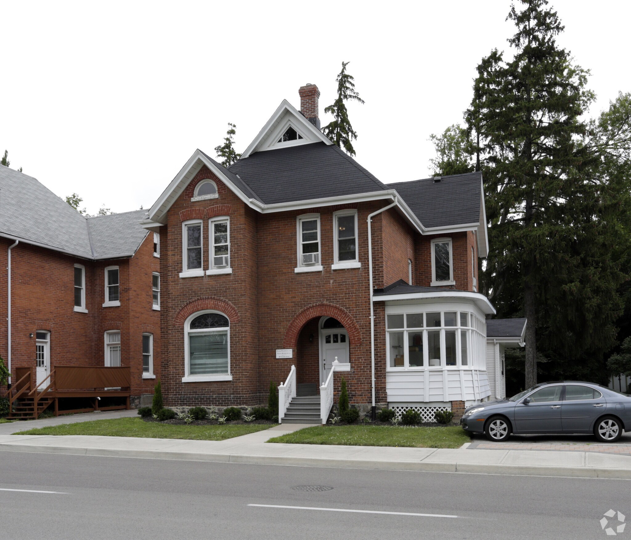 109 Toronto St, Barrie, ON for sale Primary Photo- Image 1 of 1