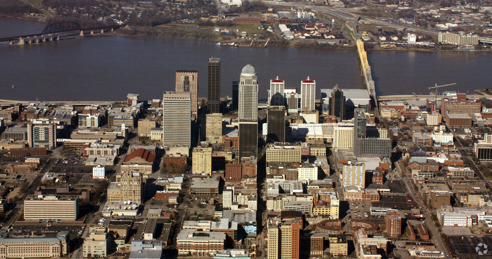 220 W Main St, Louisville, KY for lease - Aerial - Image 3 of 6