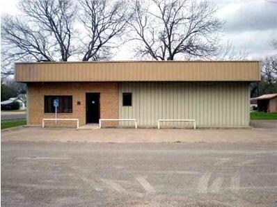 100 E Houston St, Meridian, TX for sale Primary Photo- Image 1 of 1