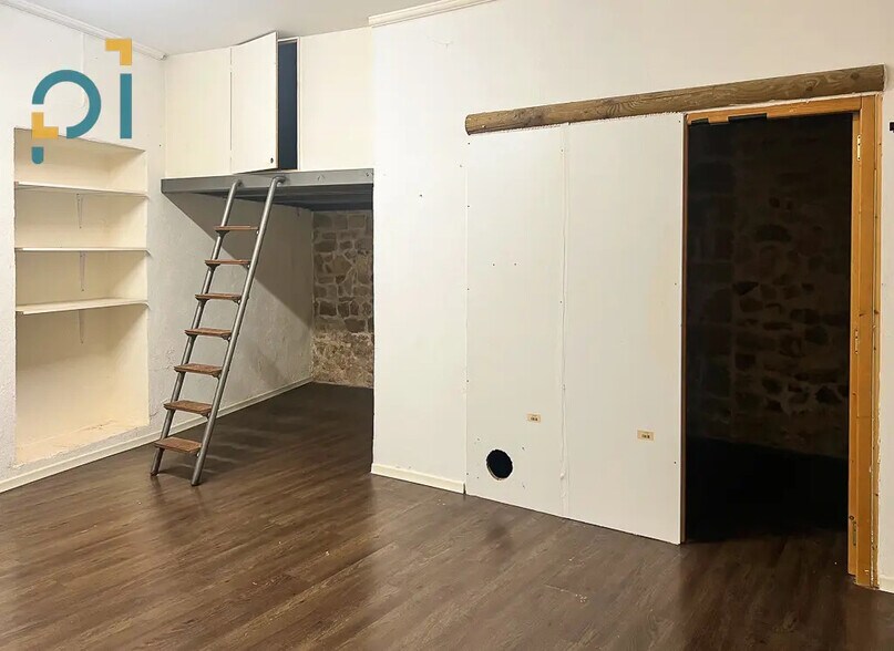 Flex in Saint-Cannat for lease - Building Photo - Image 2 of 4