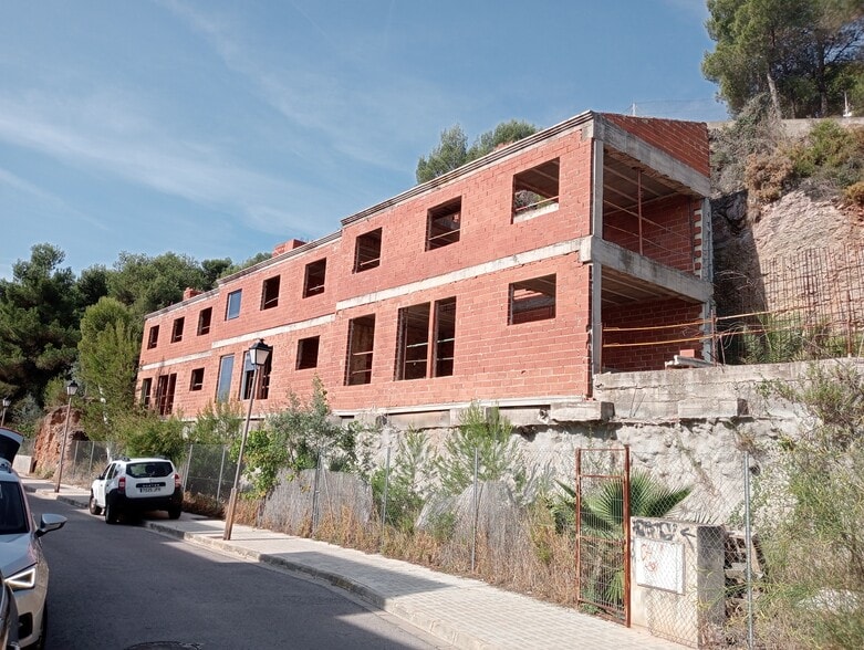 Avenida Penyetes, Gilet, Valencia for sale - Building Photo - Image 1 of 6