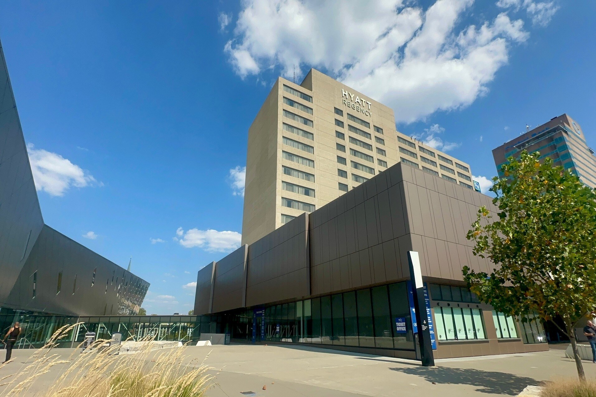 401 W High St, Lexington, KY for lease Building Photo- Image 1 of 7