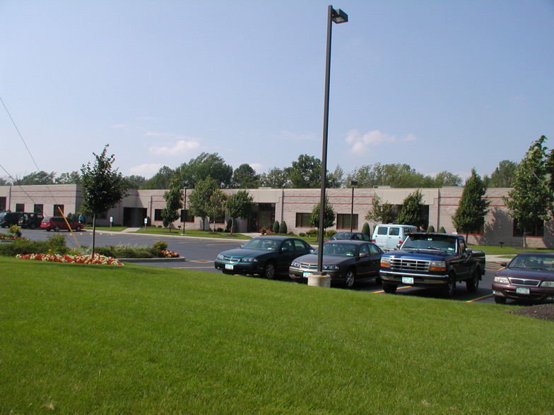 4950 Genesee St, Cheektowaga, NY for lease - Building Photo - Image 2 of 8