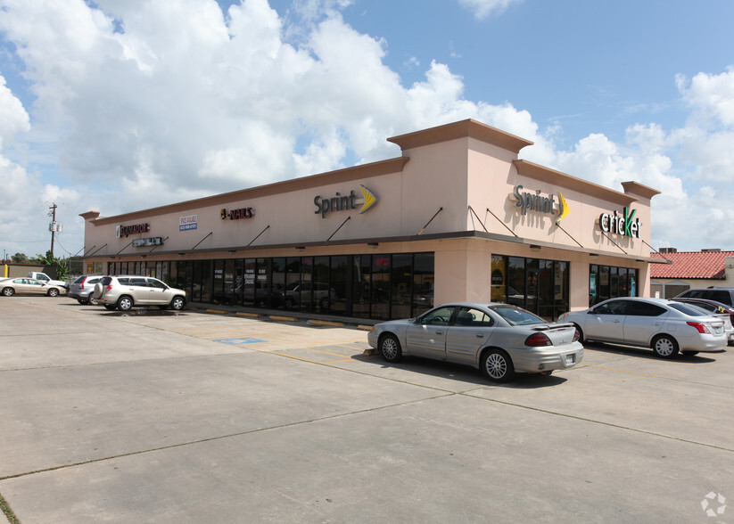 1712 N Velasco St, Angleton, TX for lease - Primary Photo - Image 1 of 4