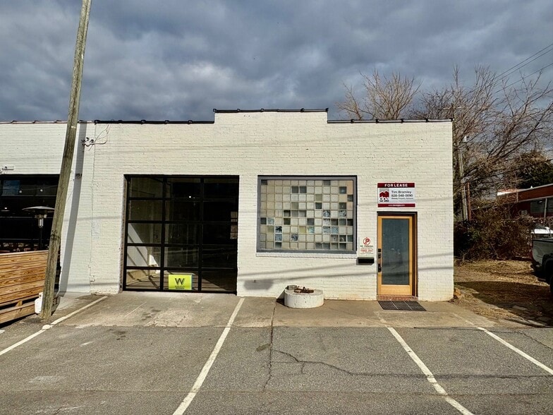 244 Short Coxe Ave, Asheville, NC for lease - Building Photo - Image 1 of 9