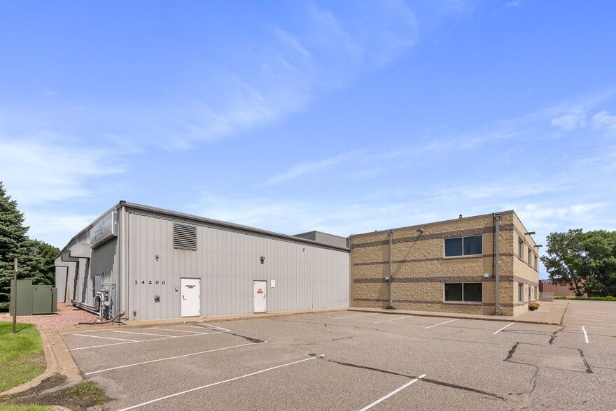 14200 James Rd, Rogers, MN for lease - Building Photo - Image 1 of 18