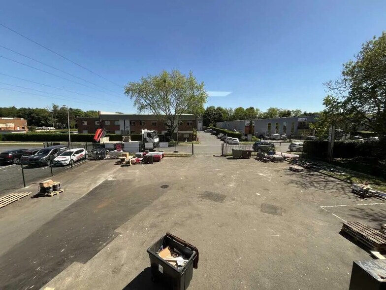 20 Rue Des Cerisiers, Lisses for lease - Construction Photo - Image 2 of 6