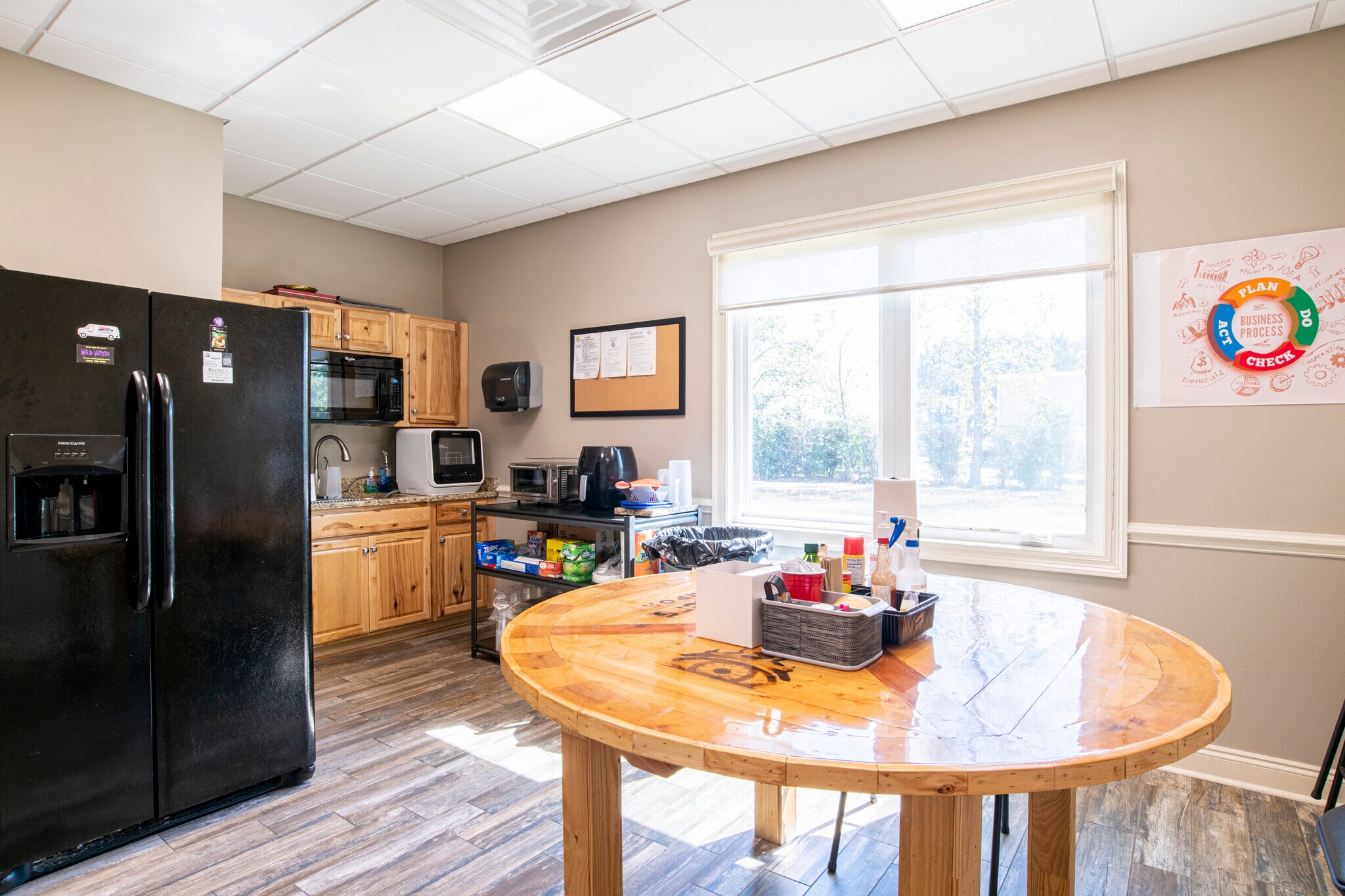 25883 Friendship Rd, Daphne, AL 36526 13,420 SF Partial Furnished Off/Warehouse