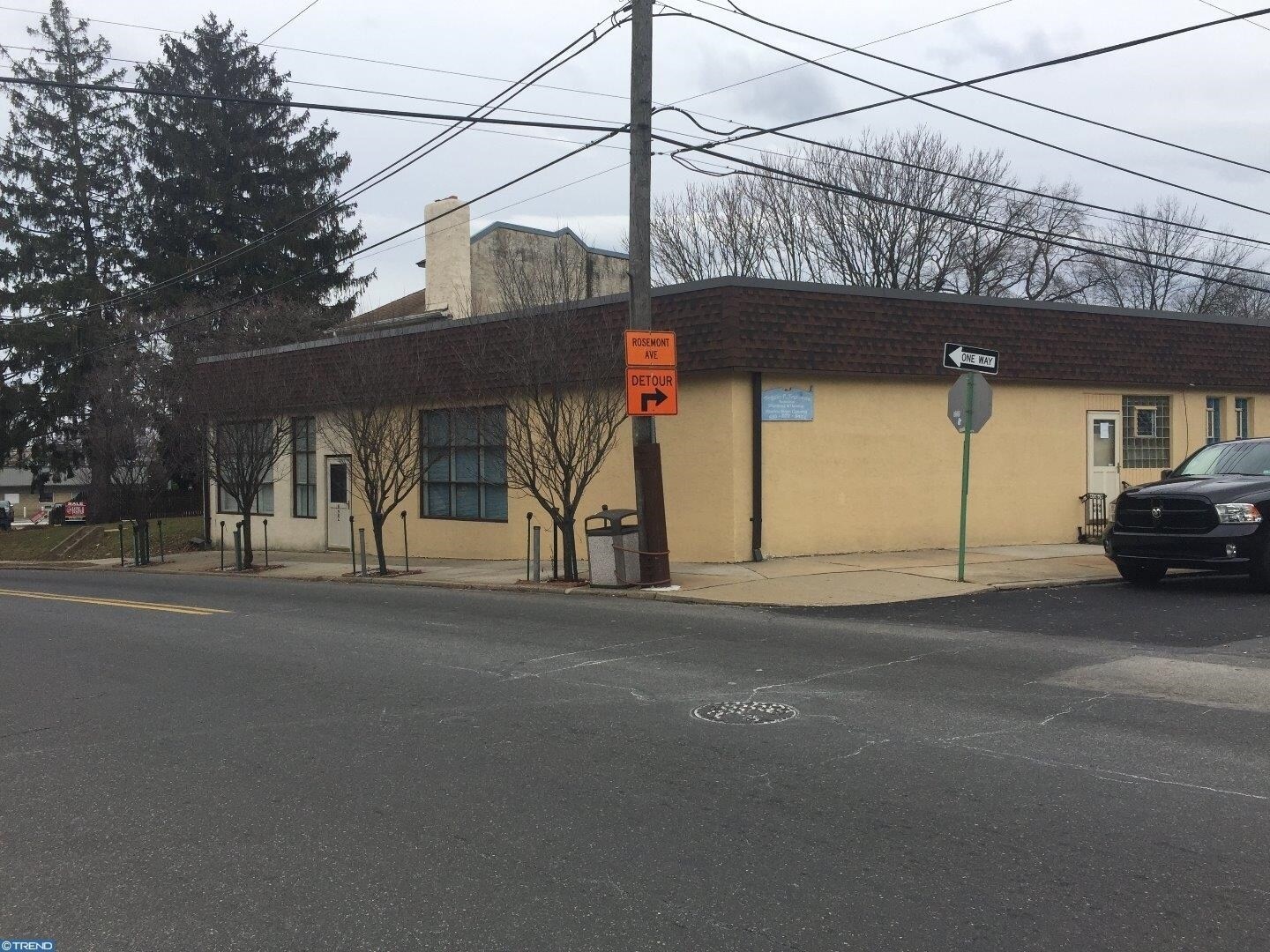 422 Burmont Rd, Drexel Hill, PA for sale Primary Photo- Image 1 of 1